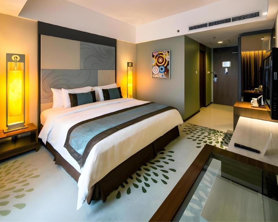 Artotel Suites Bianti Yogyakarta Exterior photo
